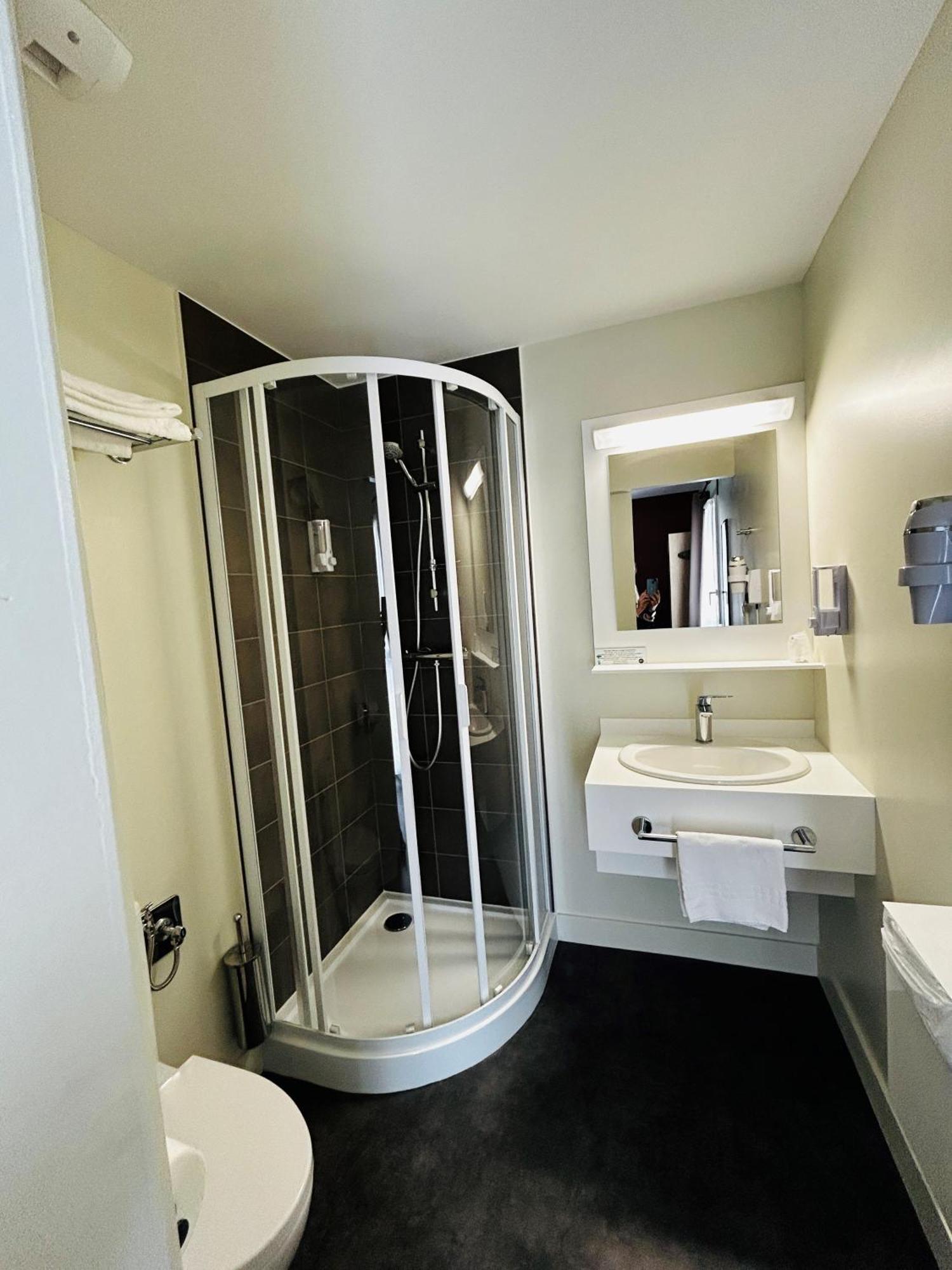 Hotel Wood Inn Bordeaux Aeroport Мериньяк Экстерьер фото