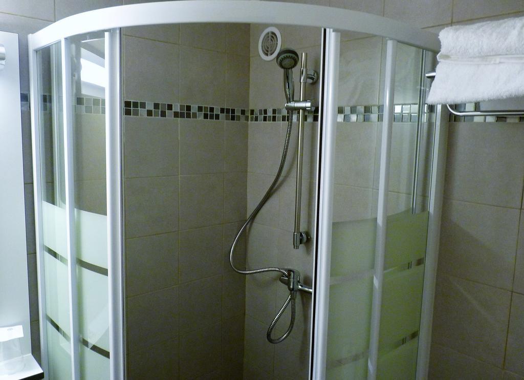 Hotel Wood Inn Bordeaux Aeroport Мериньяк Экстерьер фото